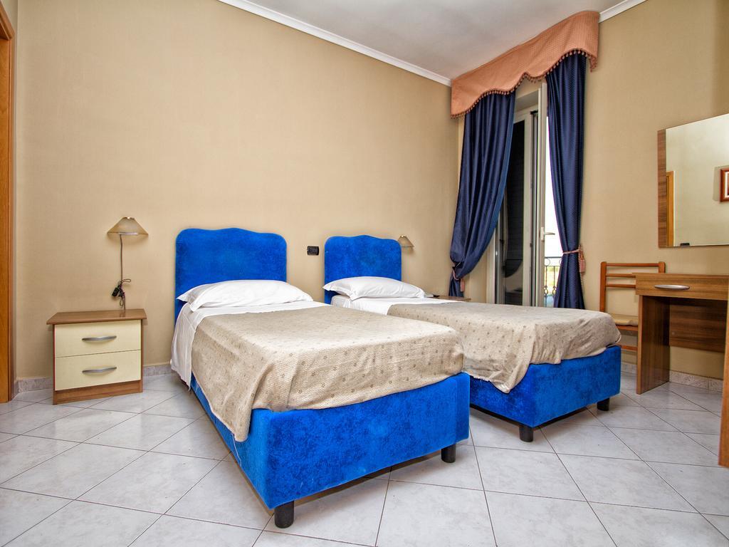 Hotel Silverado Aversa Δωμάτιο φωτογραφία